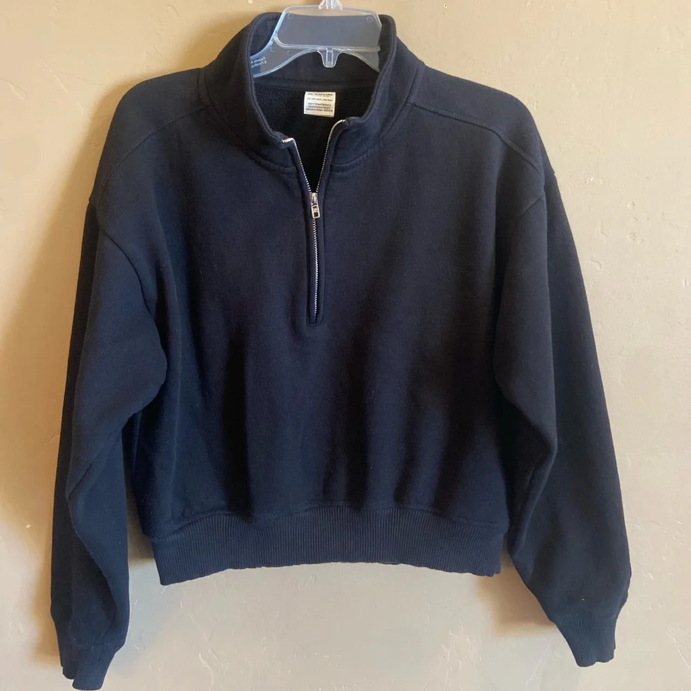 VS Pink qtr zip crop black sweatshirt SIZE XS